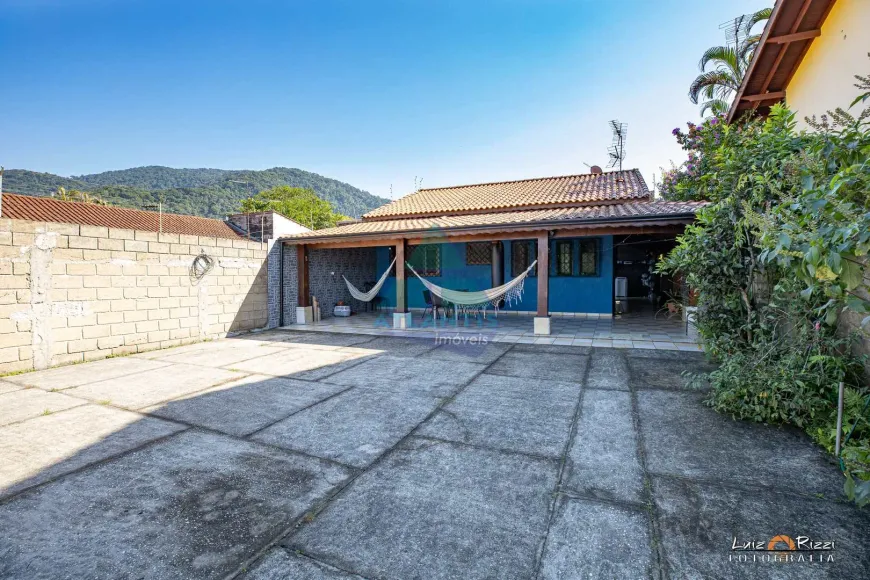 Foto 1 de Casa com 2 Quartos à venda, 60m² em Perequê-Açu, Ubatuba