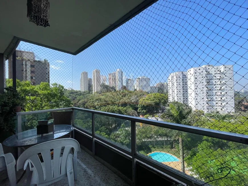 Foto 1 de Apartamento com 4 Quartos para alugar, 350m² em Vila Suzana, São Paulo