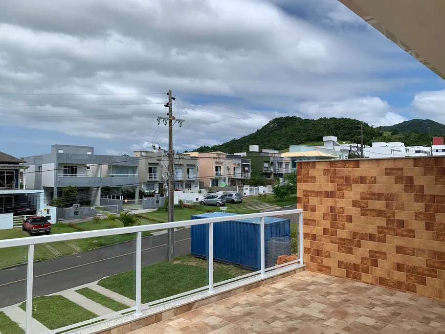 Foto 1 de Sobrado com 3 Quartos à venda, 190m² em Ingleses do Rio Vermelho, Florianópolis