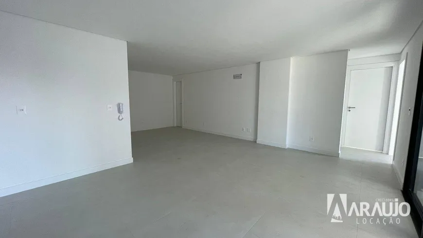 Foto 1 de Apartamento com 3 Quartos para alugar, 110m² em Centro, Navegantes