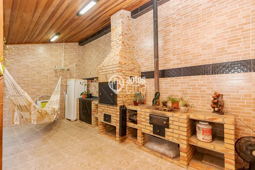 Foto 1 de Casa de Condomínio com 3 Quartos à venda, 141m² em Santa Cândida, Curitiba