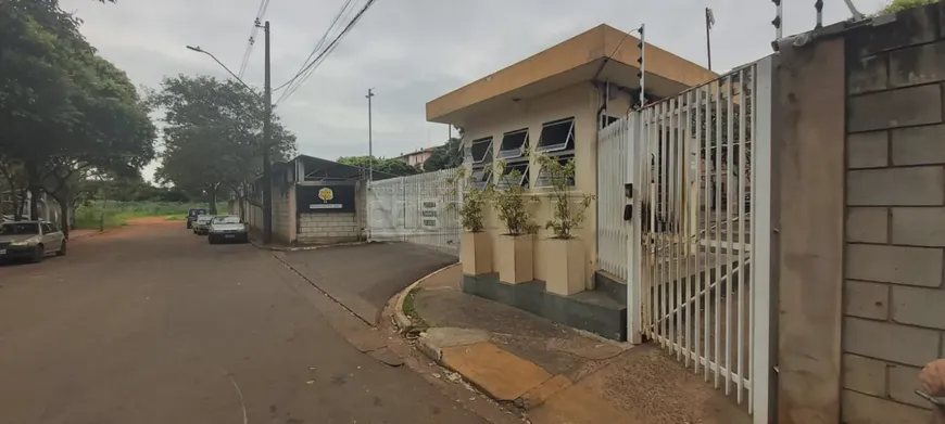 Foto 1 de Apartamento com 2 Quartos à venda, 46m² em Vila Xavier, Araraquara