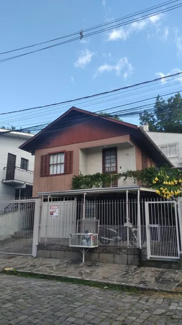 Foto 1 de Casa com 5 Quartos à venda, 228m² em Cruzeiro, Caxias do Sul