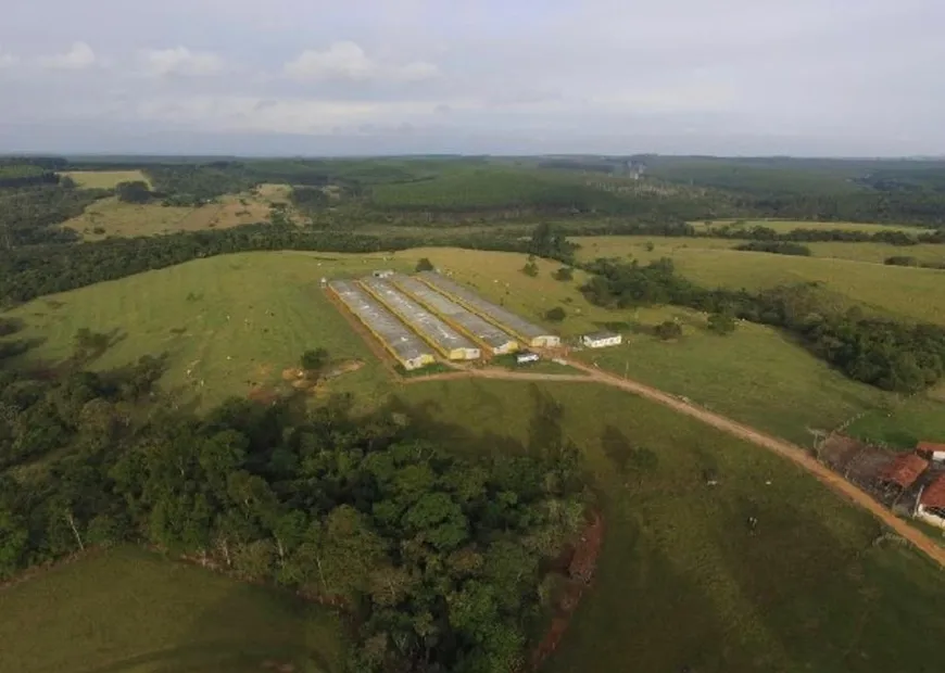 Foto 1 de Fazenda/Sítio com 4 Quartos à venda, 575000m² em , Alambari