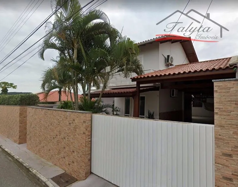 Foto 1 de Casa com 5 Quartos à venda, 180m² em Ingleses do Rio Vermelho, Florianópolis