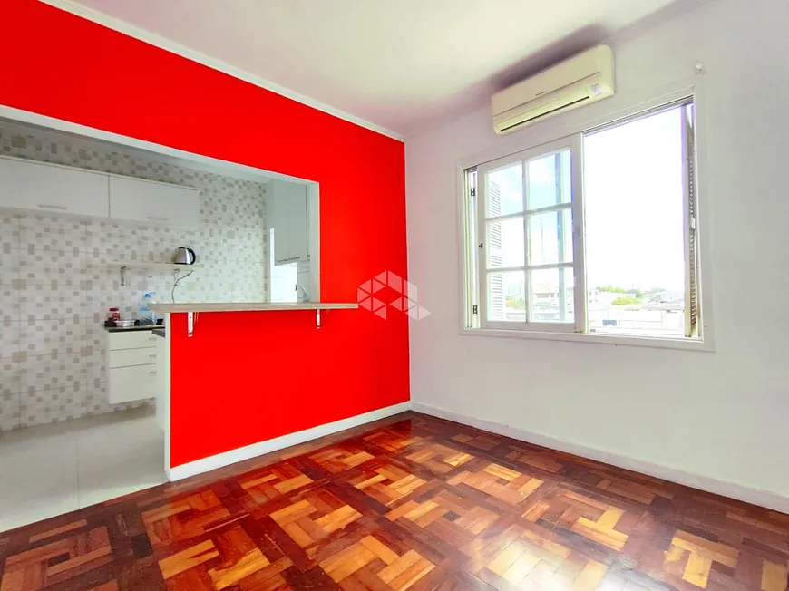 Foto 1 de Apartamento com 1 Quarto à venda, 33m² em Navegantes, Porto Alegre