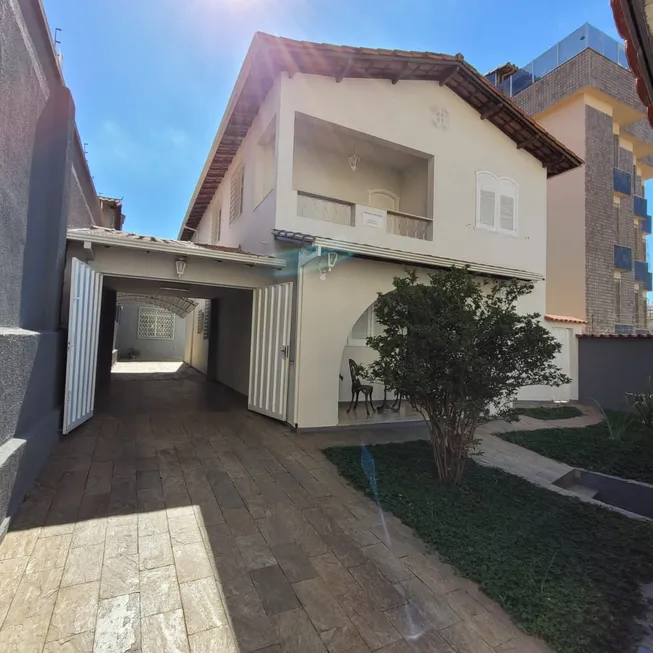 Foto 1 de Casa com 5 Quartos à venda, 253m² em Floresta, Belo Horizonte