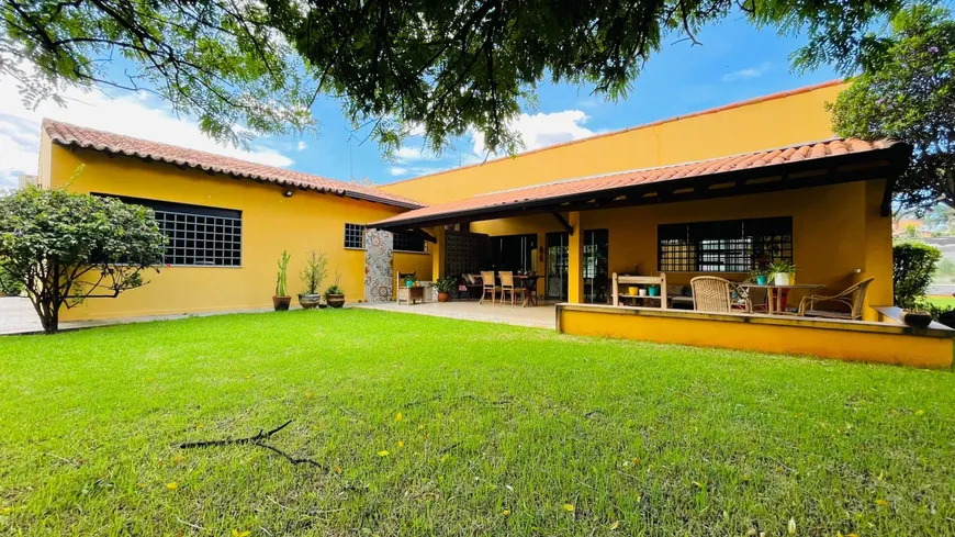 Foto 1 de Casa com 4 Quartos à venda, 288m² em Gávea, Uberlândia