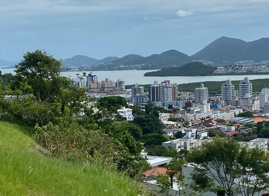 Foto 1 de Lote/Terreno à venda, 790m² em Trindade, Florianópolis