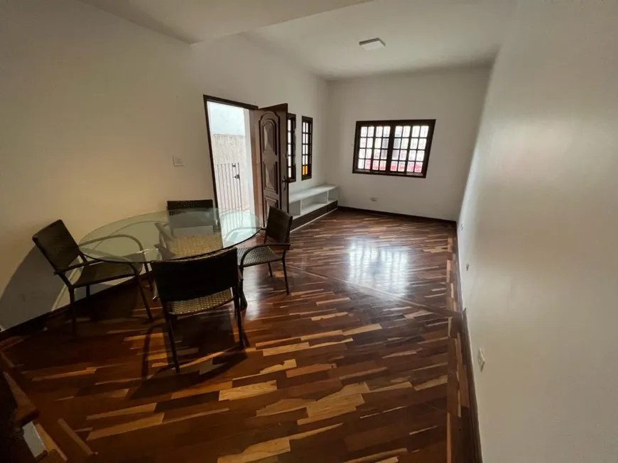 Foto 1 de Sobrado com 3 Quartos para alugar, 160m² em Jardim Ester Yolanda, São Paulo