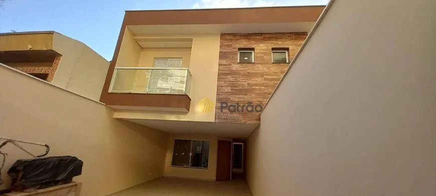 Foto 1 de Sobrado com 3 Quartos à venda, 200m² em Demarchi, São Bernardo do Campo