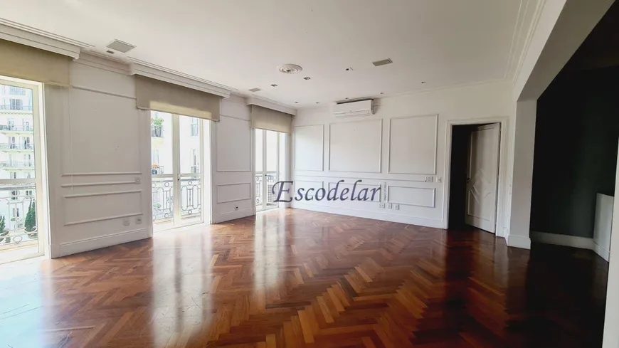 Foto 1 de Apartamento com 3 Quartos à venda, 250m² em Jardim Guedala, São Paulo