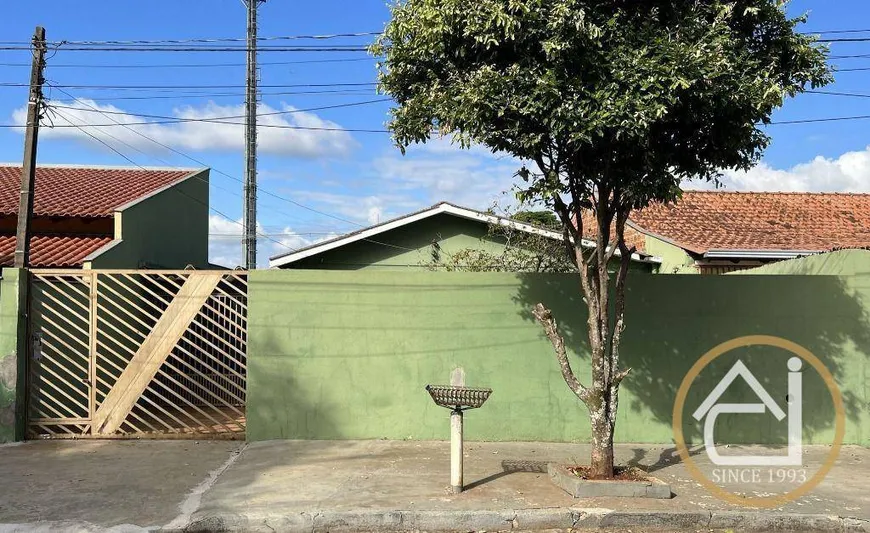 Foto 1 de Casa com 3 Quartos à venda, 118m² em Conjunto Habitacional Maria Cecília Serrano de Oliveira, Londrina