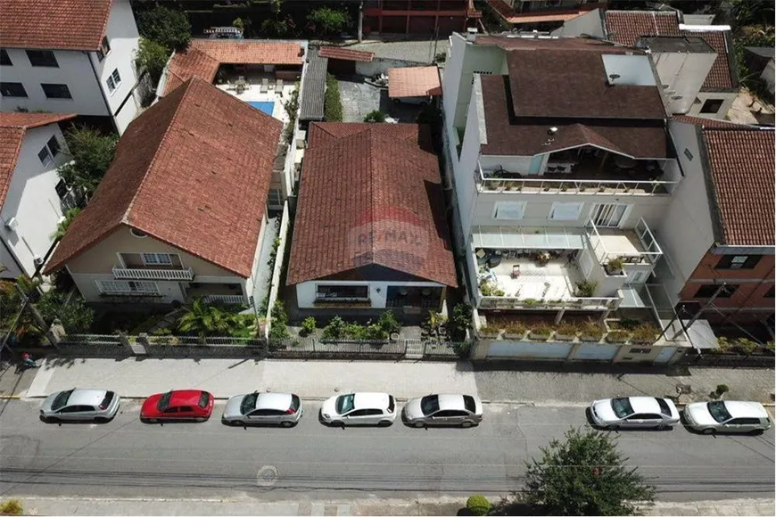 Foto 1 de Casa com 3 Quartos à venda, 207m² em Braunes, Nova Friburgo