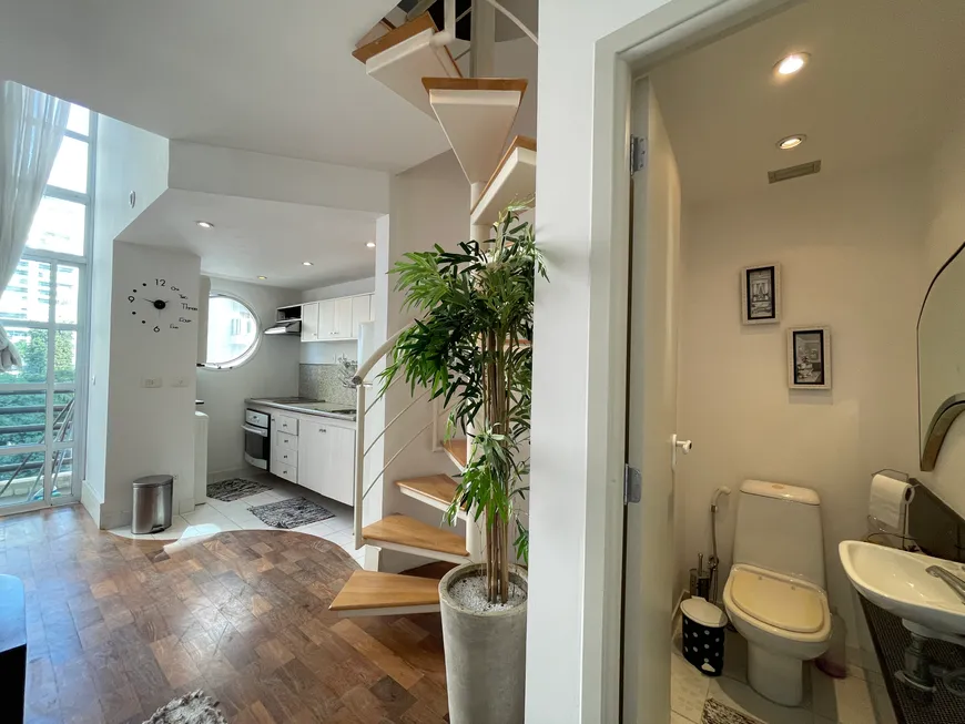 Foto 1 de Apartamento com 1 Quarto à venda, 63m² em Alphaville, Barueri