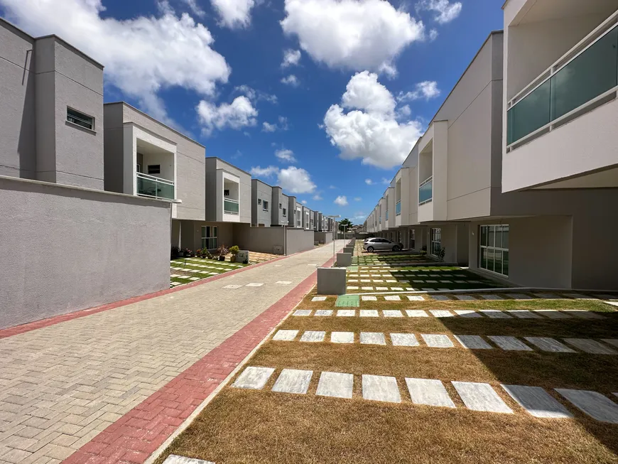 Foto 1 de Casa de Condomínio com 3 Quartos para alugar, 105m² em , Eusébio