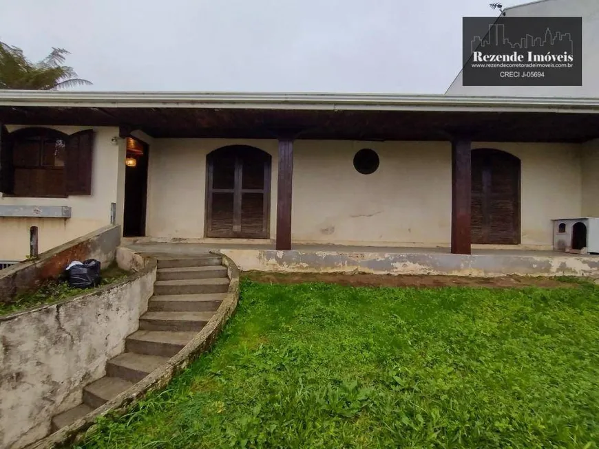 Foto 1 de Casa com 4 Quartos à venda, 173m² em Uberaba, Curitiba