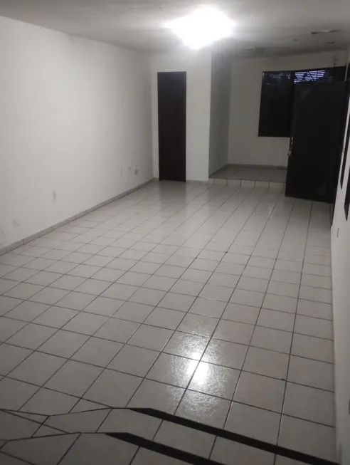 Foto 1 de Casa com 3 Quartos para alugar, 300m² em Capim Macio, Natal