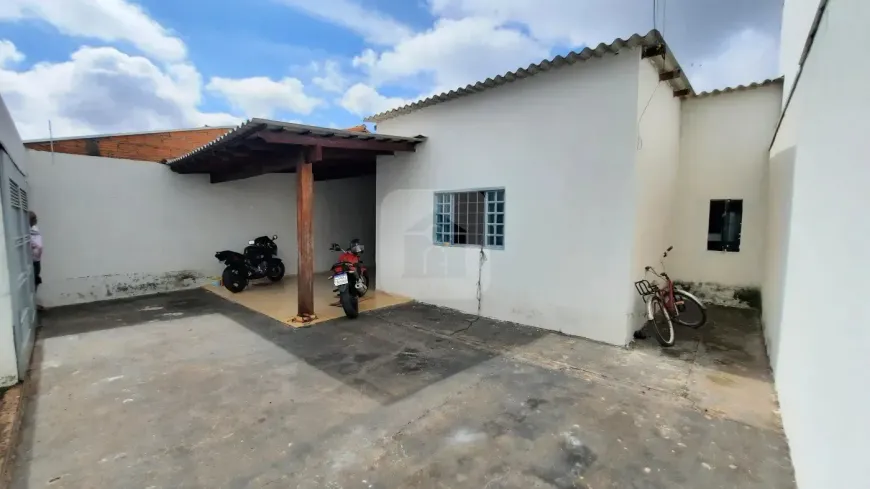 Foto 1 de Casa com 2 Quartos à venda, 150m² em Jardim Europa, Uberlândia