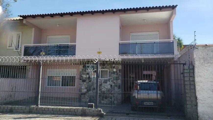 Foto 1 de Casa com 4 Quartos à venda, 200m² em Três Vendas, Pelotas