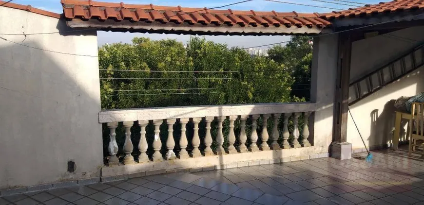 Foto 1 de Casa com 3 Quartos à venda, 180m² em Vila Palmares, Santo André