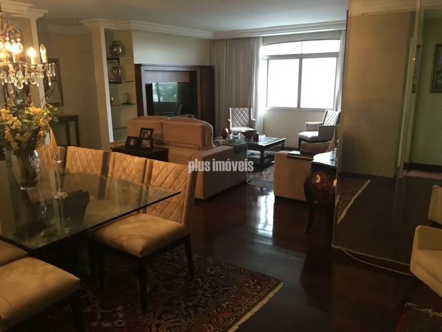 Foto 1 de Apartamento com 3 Quartos à venda, 205m² em Morro dos Ingleses, São Paulo