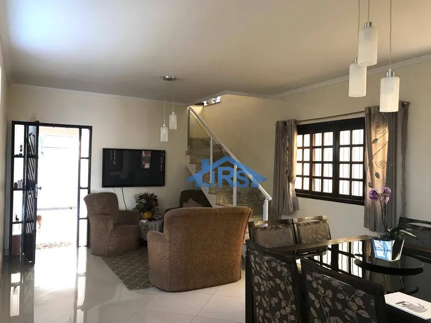 Foto 1 de Casa com 3 Quartos à venda, 436m² em Vila Santa Rosa, Jandira