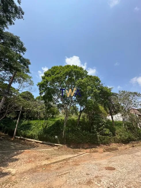 Foto 1 de Lote/Terreno à venda, 697m² em Ouro Velho Mansões, Nova Lima