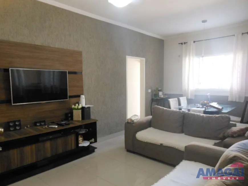 Foto 1 de Casa com 3 Quartos à venda, 190m² em Jardim Emília, Jacareí