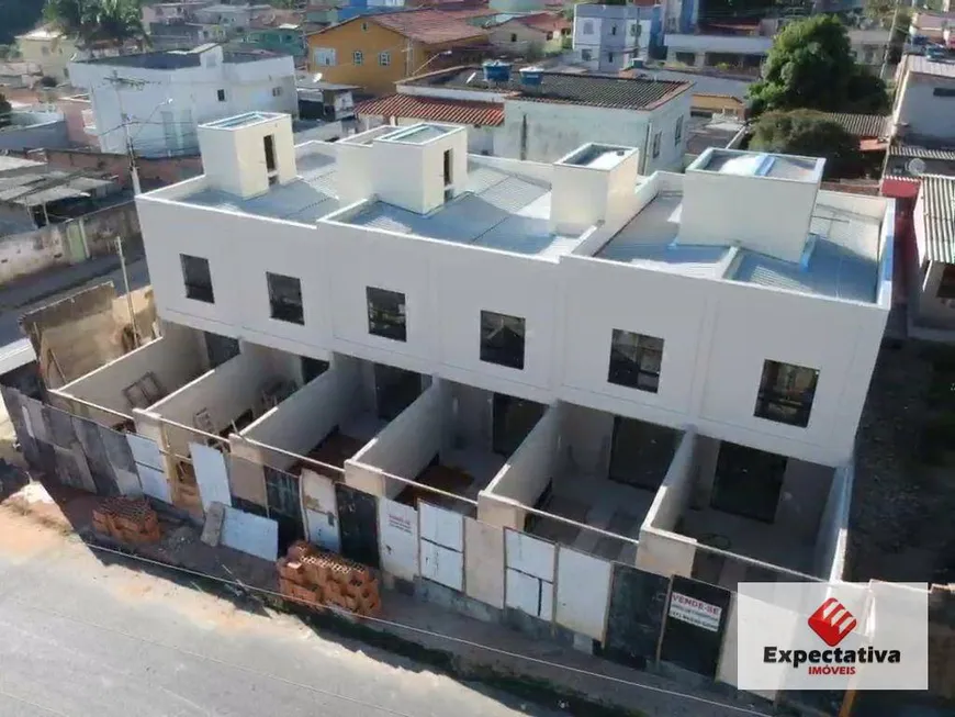 Foto 1 de Casa com 2 Quartos à venda, 65m² em Londrina, Santa Luzia