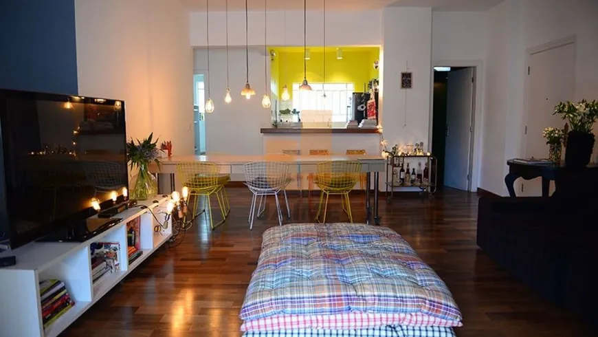 Foto 1 de Apartamento com 2 Quartos à venda, 130m² em Higienópolis, São Paulo