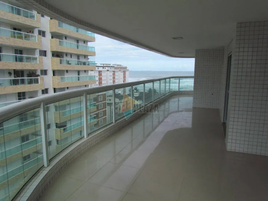 Foto 1 de Apartamento com 3 Quartos à venda, 172m² em Vila Tupi, Praia Grande