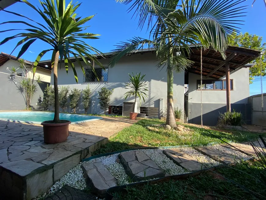 Foto 1 de Casa com 3 Quartos à venda, 223m² em Costa E Silva, Joinville