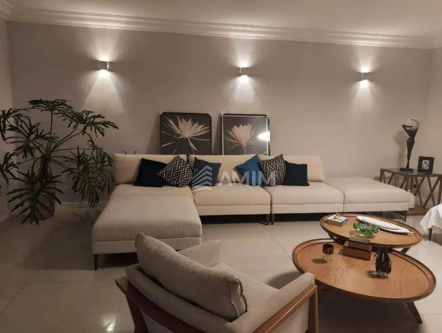 Foto 1 de Casa de Condomínio com 4 Quartos à venda, 550m² em Itaipu, Niterói