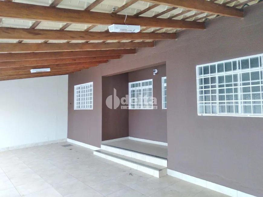 Foto 1 de Casa com 3 Quartos à venda, 140m² em Segismundo Pereira, Uberlândia