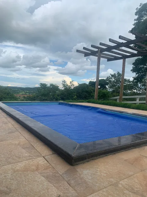 Foto 1 de Fazenda/Sítio com 3 Quartos à venda, 150m² em Zona Rural, Nerópolis