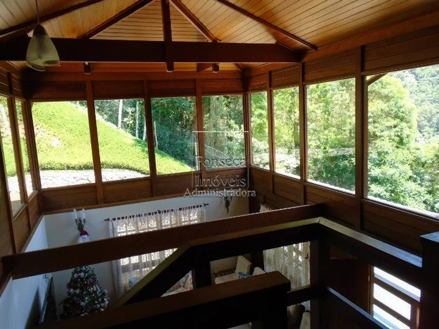 Foto 1 de Casa com 4 Quartos à venda, 405m² em Retiro, Petrópolis