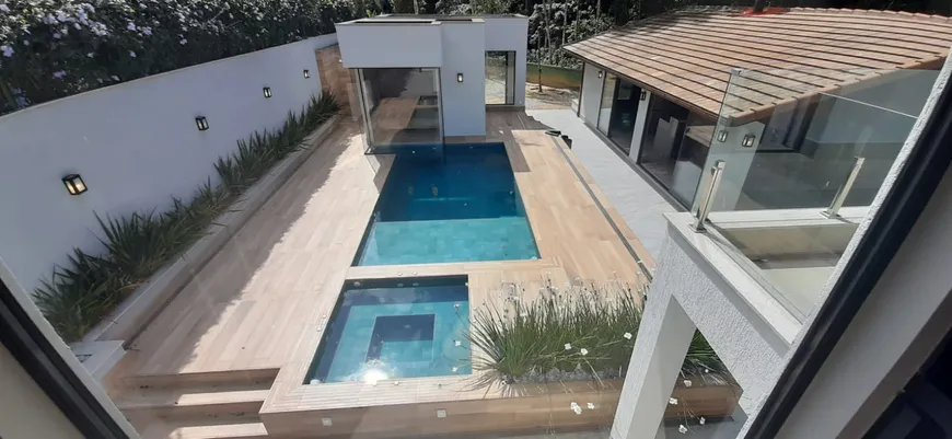 Foto 1 de Casa de Condomínio com 4 Quartos à venda, 177m² em Carlos Guinle, Teresópolis
