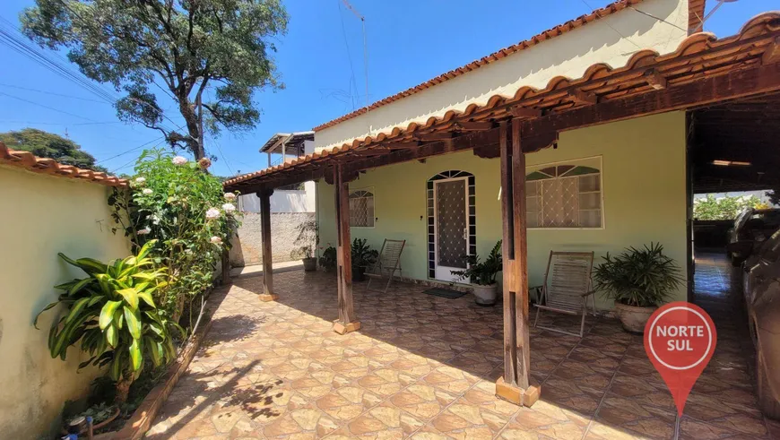Foto 1 de Casa com 3 Quartos à venda, 129m² em Campo Verde, Mário Campos