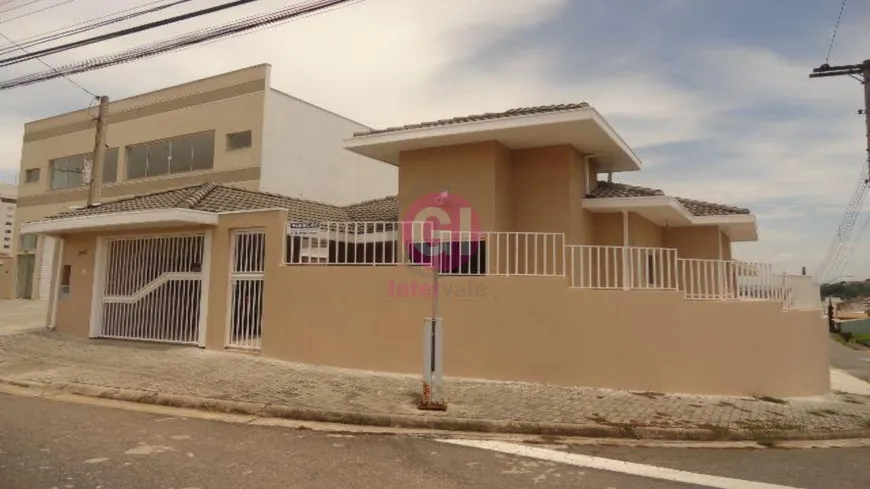 Foto 1 de Casa com 3 Quartos para alugar, 295m² em Loteamento Villa Branca, Jacareí