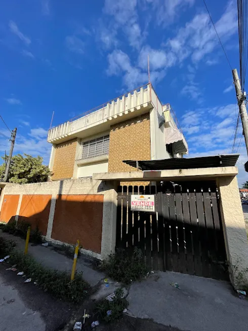 Foto 1 de Casa com 3 Quartos para alugar, 100m² em Colubandê, São Gonçalo