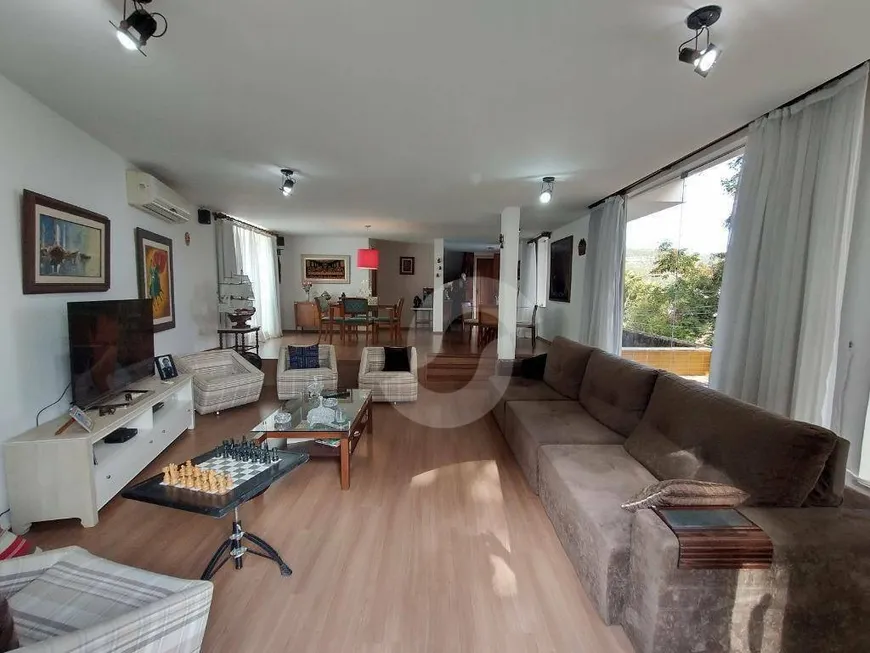 Foto 1 de Casa com 3 Quartos à venda, 250m² em São Francisco, Niterói