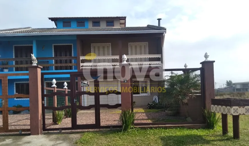 Foto 1 de Sobrado com 3 Quartos à venda, 140m² em Zona Nova, Tramandaí