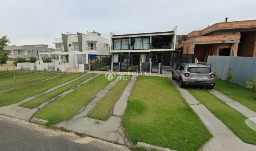 Foto 1 de Casa com 2 Quartos à venda, 106m² em Ingleses do Rio Vermelho, Florianópolis