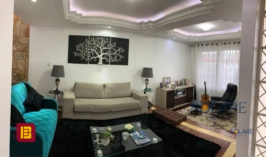 Foto 1 de Casa com 4 Quartos à venda, 216m² em Carianos, Florianópolis