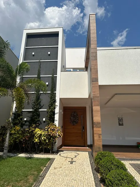 Foto 1 de Sobrado com 3 Quartos à venda, 251m² em Area Central, Palmas