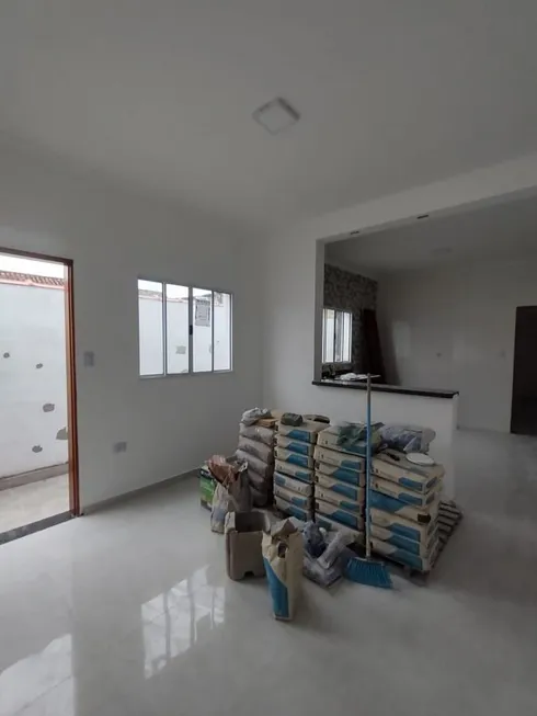 Foto 1 de Casa com 2 Quartos à venda, 78m² em Balneario Anchieta, Mongaguá