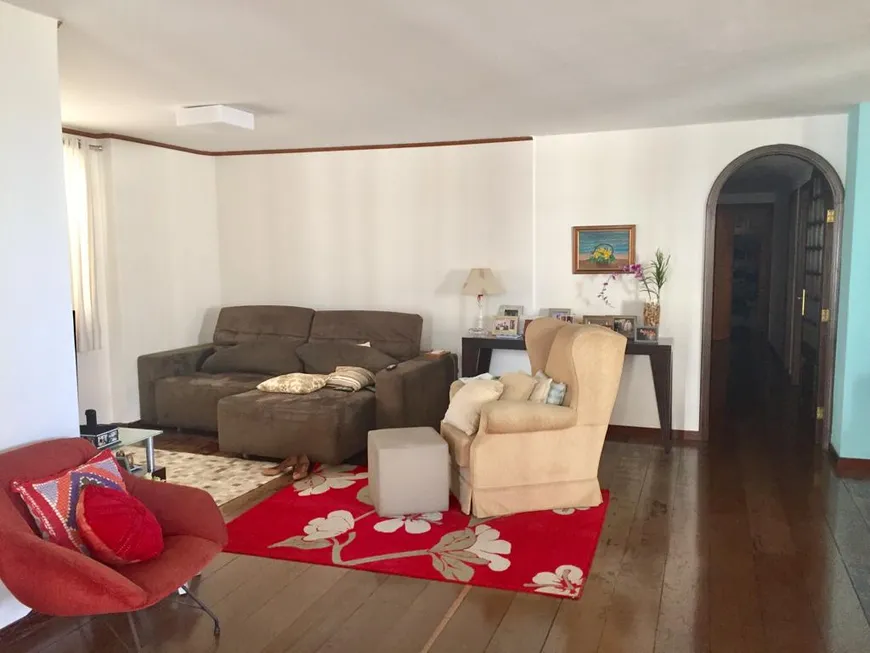 Foto 1 de Apartamento com 3 Quartos à venda, 190m² em Gonzaga, Santos