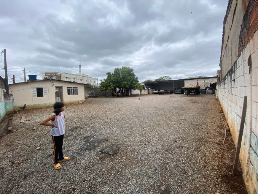 Foto 1 de Galpão/Depósito/Armazém à venda, 250m² em Eden, Sorocaba