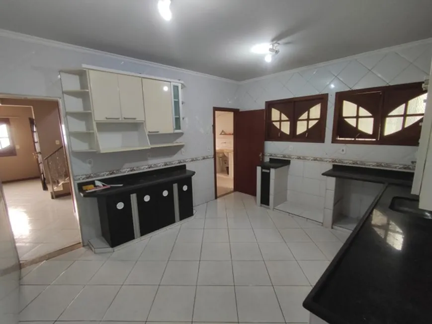 Foto 1 de Casa com 4 Quartos à venda, 120m² em Centro, Macaé